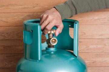 How Much Should I Open the Valve on the Propane Tank?